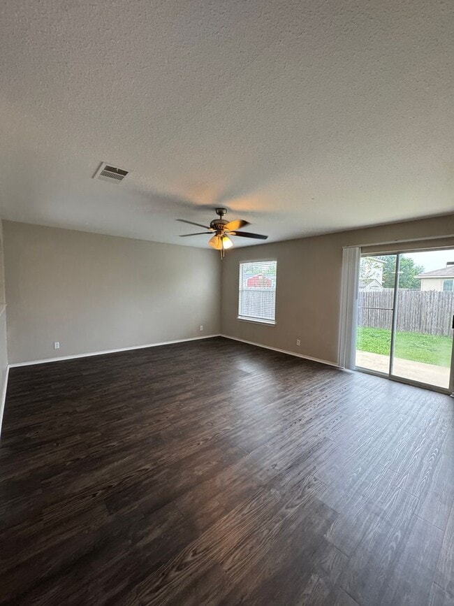 Building Photo - Modern Living Minutes from Everything Kyle...