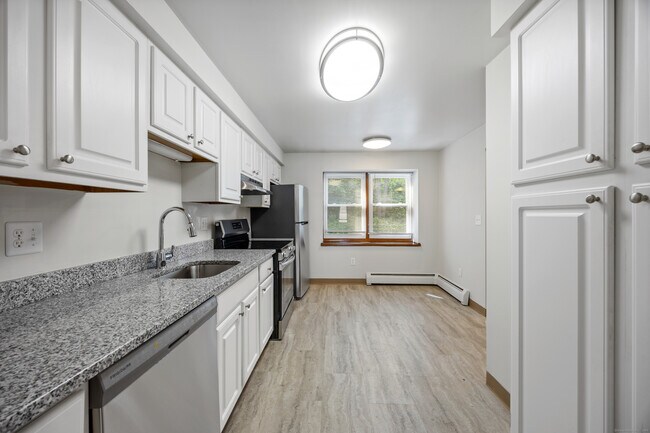 Building Photo - 64 Nutmeg Dr
