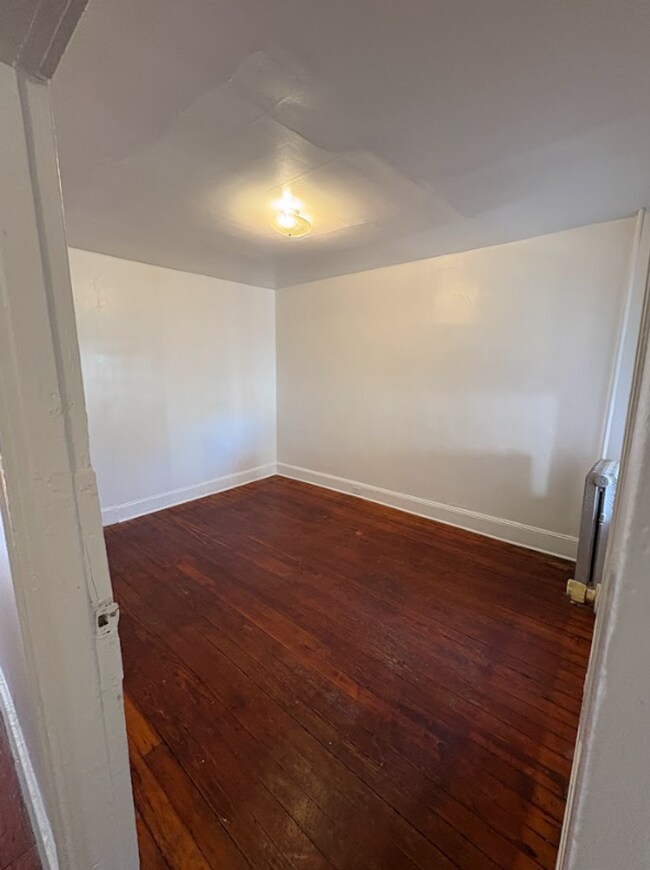 Building Photo - COMING SOON! 3 Bedroom Apartment - York City SD