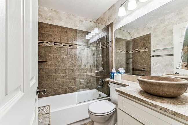 Building Photo - 2455 Finlandia Ln