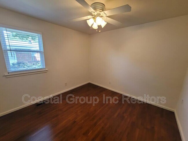 Building Photo - 2148 Ester Ct