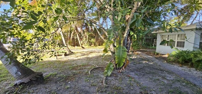 Building Photo - 161 NW 40th St