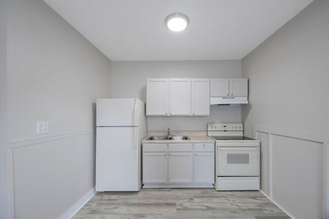 Building Photo - 317 N Highland Ave