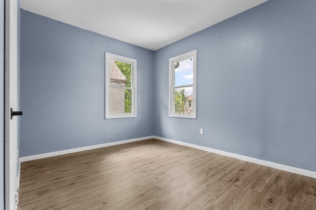 Building Photo - 2648 Tuxedo St
