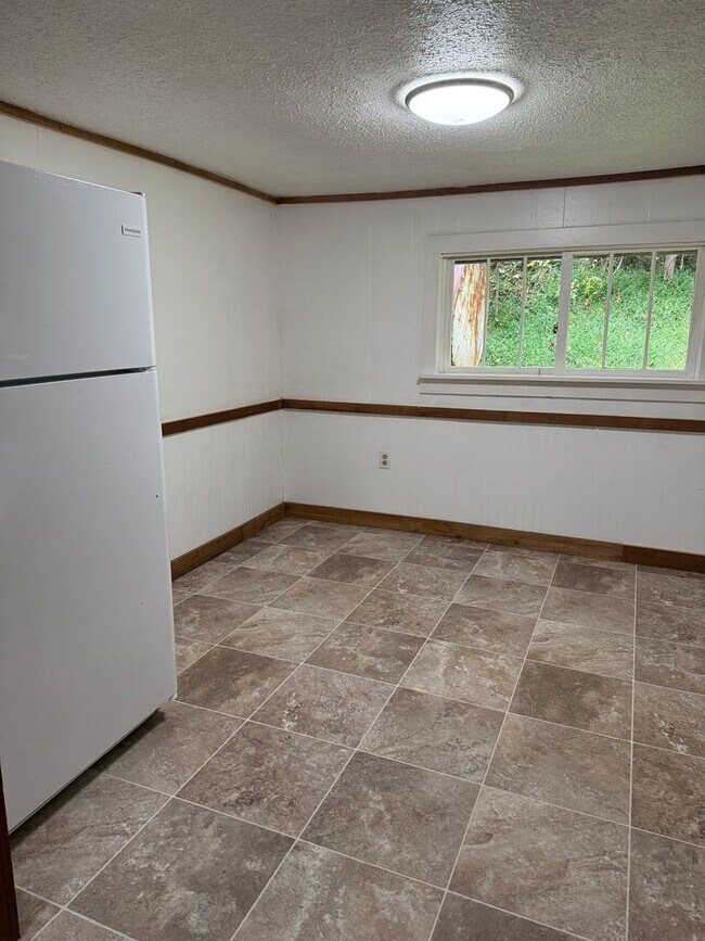 Building Photo - 150 Smith St