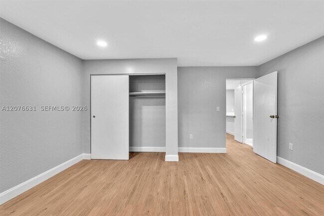 Building Photo - 163 NW 40th St