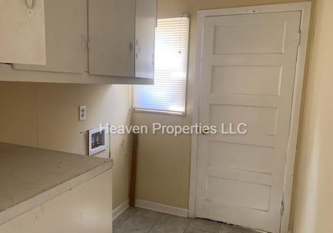 Building Photo - Charming 2BR/2BA Home with Large Yard, Shed