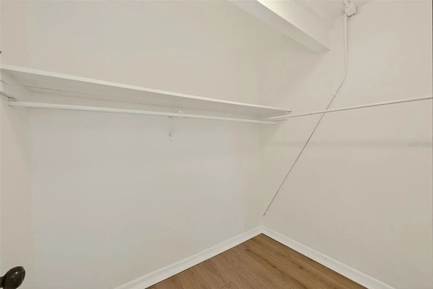 Building Photo - 925 16th Ave N