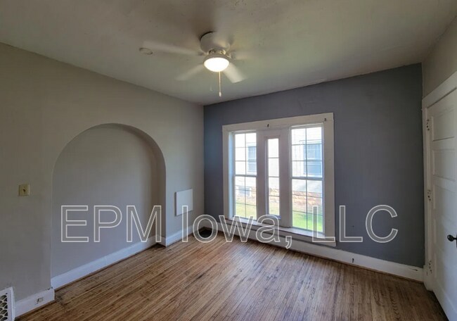 Building Photo - 511 S Frederick Ave