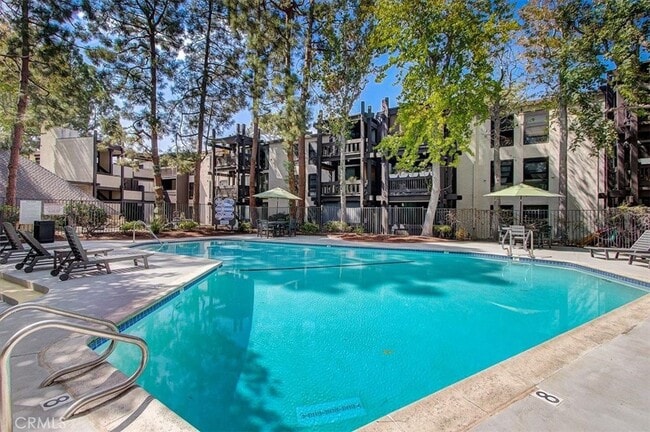 clubhouse - 7777 W 91st St