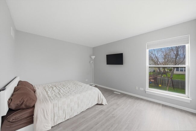 Building Photo - 2211 Carpenter Ave