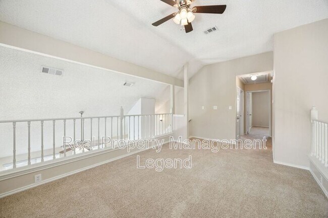 Building Photo - 817 Sewell Dr