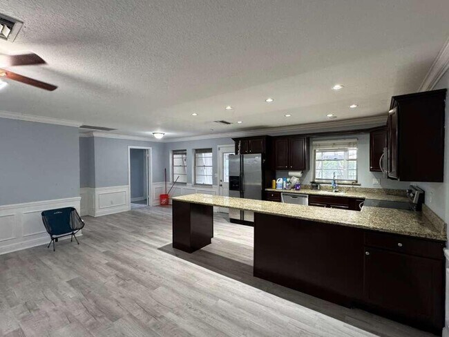 Building Photo - 7709 1st Terrace