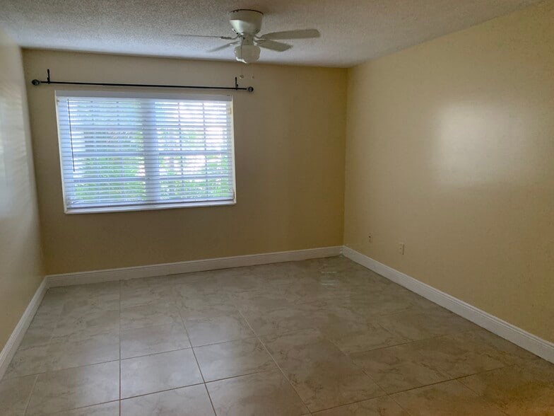 Master bedroom with closet - 21121 SW 85th Ave