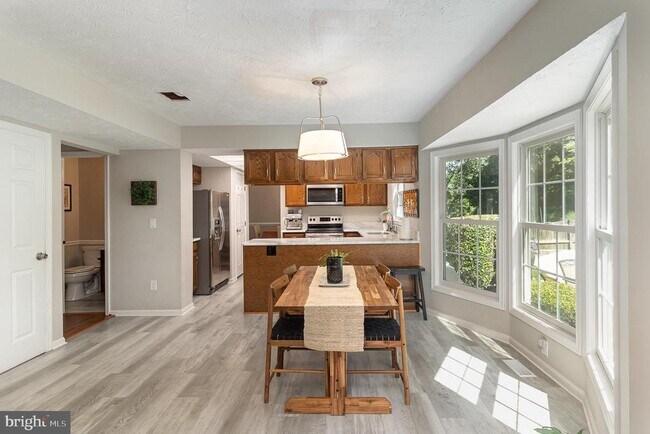 Building Photo - 14807 Statler Dr