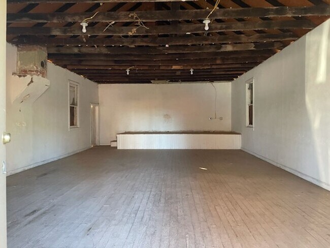 Building Photo - Single Family Home with 665 sq. ft. Garage...