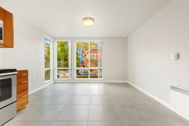 Building Photo - Gorgeous Studio in SW Seattle