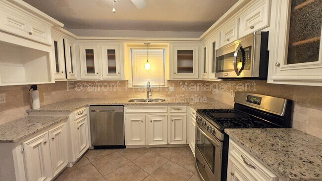 Building Photo - 7609 Linkside St