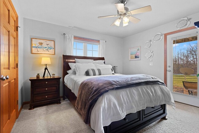 Building Photo - River Point Court Duplex