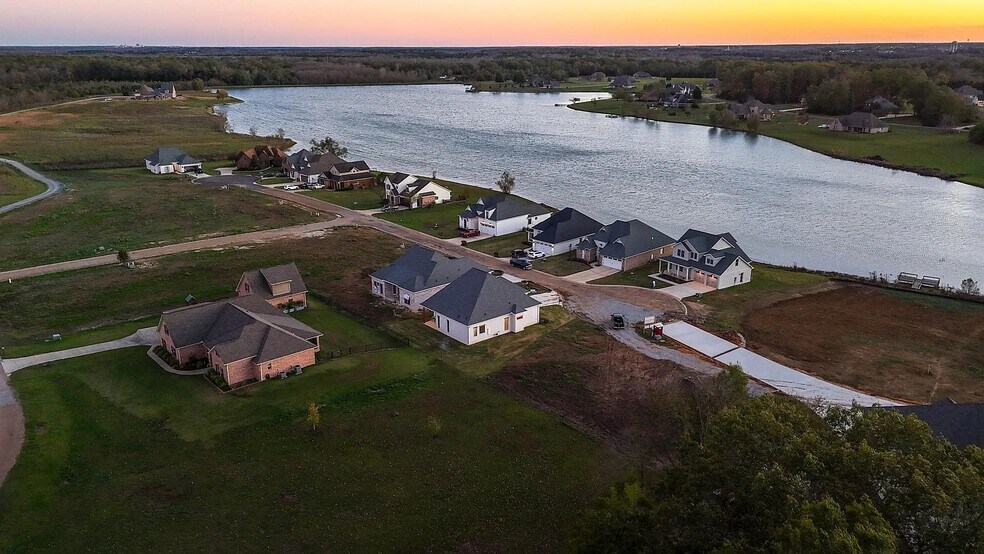 Building Photo - 96 Breezeway Cove