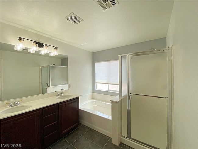 Building Photo - 6496 Robusta Ct