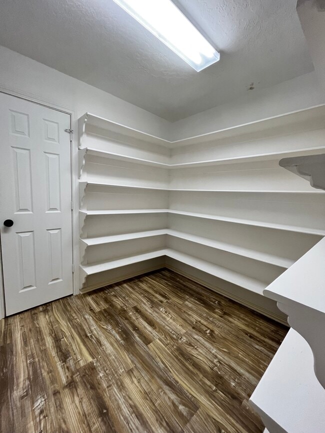 Building Photo - 126 W Russet Grove Cir