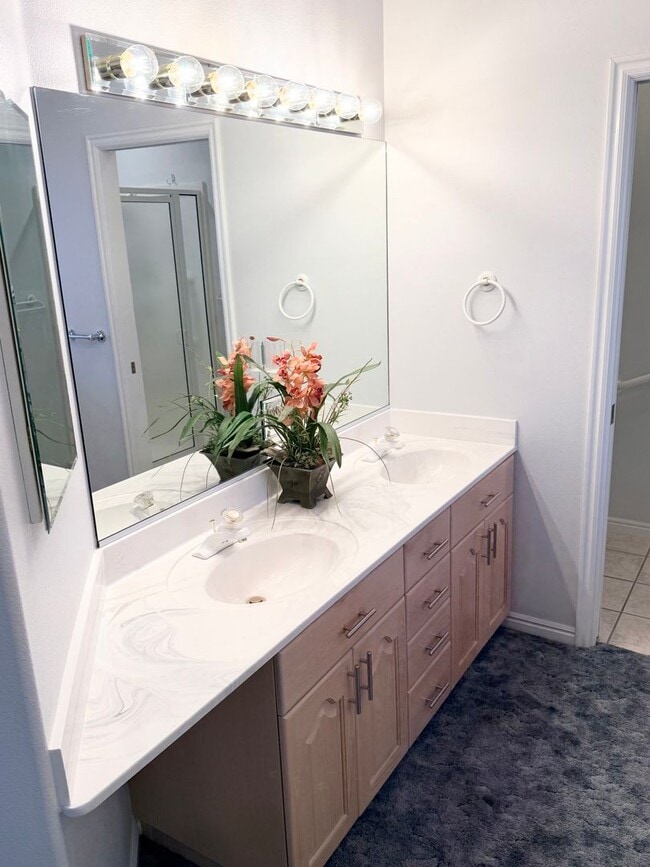 Building Photo - Snow Canyon Views!