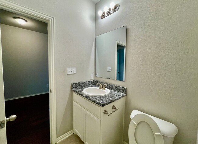 Building Photo - House for Lease in Sherman