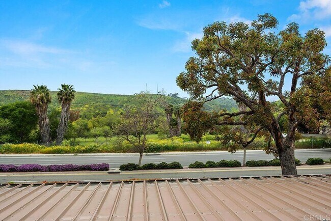 Building Photo - 6725 Mission Gorge Rd