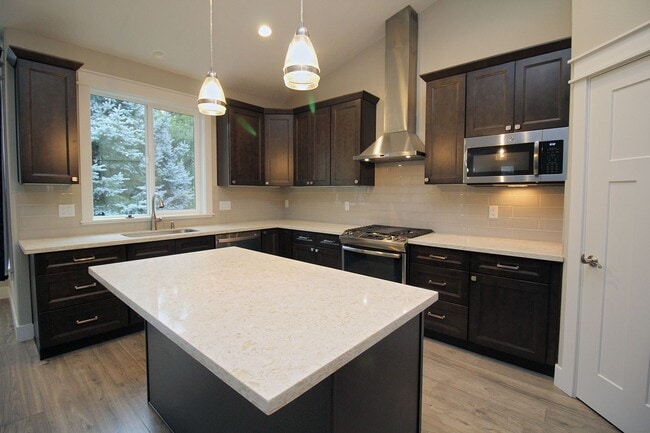 Building Photo - Spectacular Newer Construction Aloha 4 Bed/2.5 Bath Home on Dead-End Street