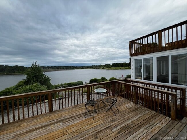 Building Photo - 123 Seneca Dr