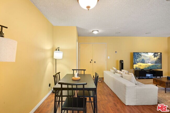 Building Photo - 5625 Windsor Way