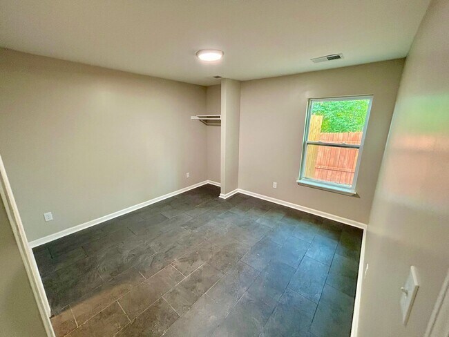 Building Photo - 2967 Forest Ave