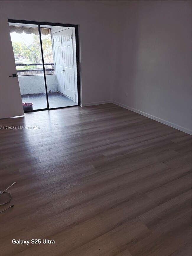 Building Photo - 20130 NE 3rd Ct