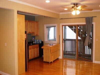Primary Photo - 487 E 7th St