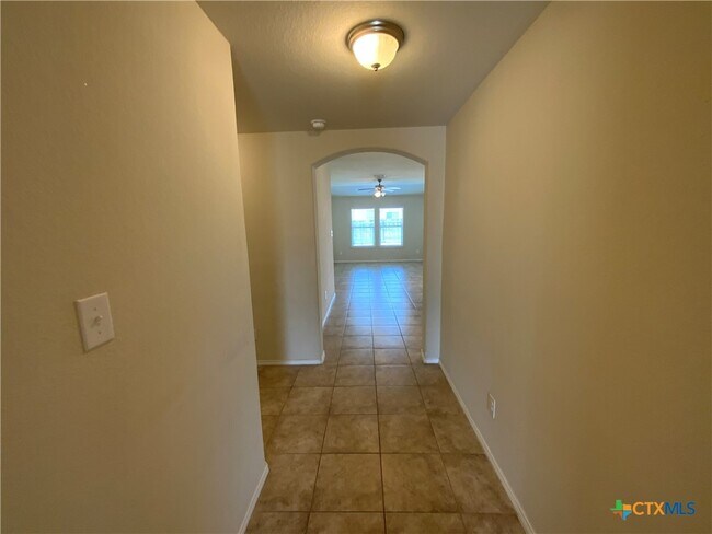 Building Photo - 5586 Perdita Dr