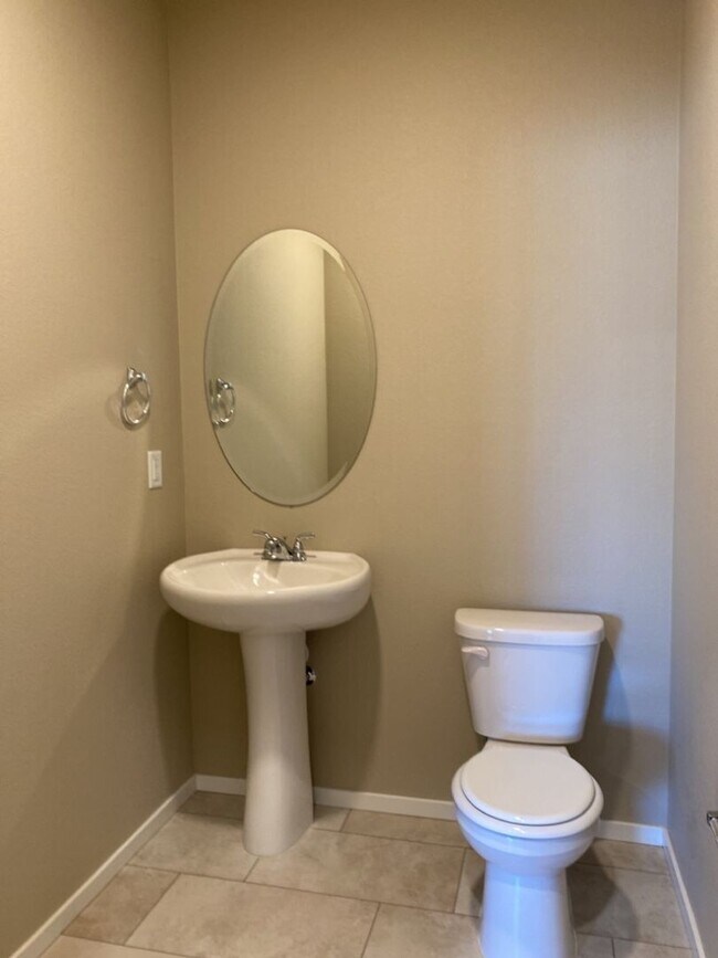 Building Photo - $300 Off 1st Month if Lease Starts by 5/1!