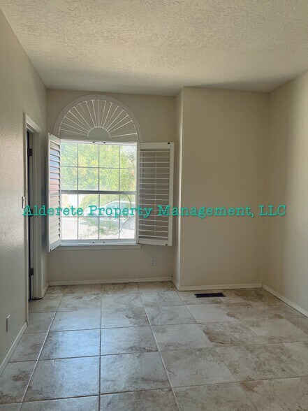 Building Photo - 1511 Mimbres Canyon Pl NE