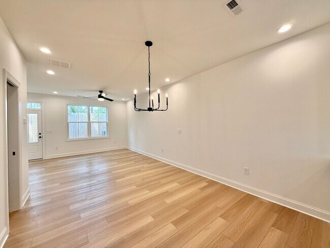 Building Photo - Newly Built 4BD, 3.5BA Northeast Raleigh T...