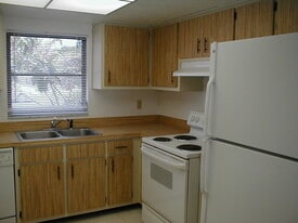 Building Photo - 27600 Southview Drive