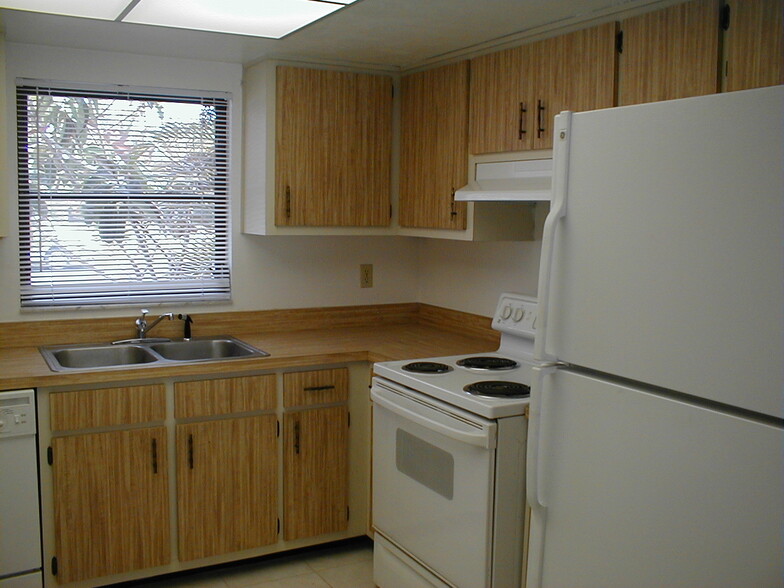 Kitchen - 27600 Southview Drive