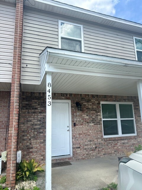Primary Photo - Beautifully Remodeled 4Bed/2.5Bath Townhome