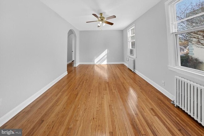 Building Photo - 4701 Ravenswood Rd