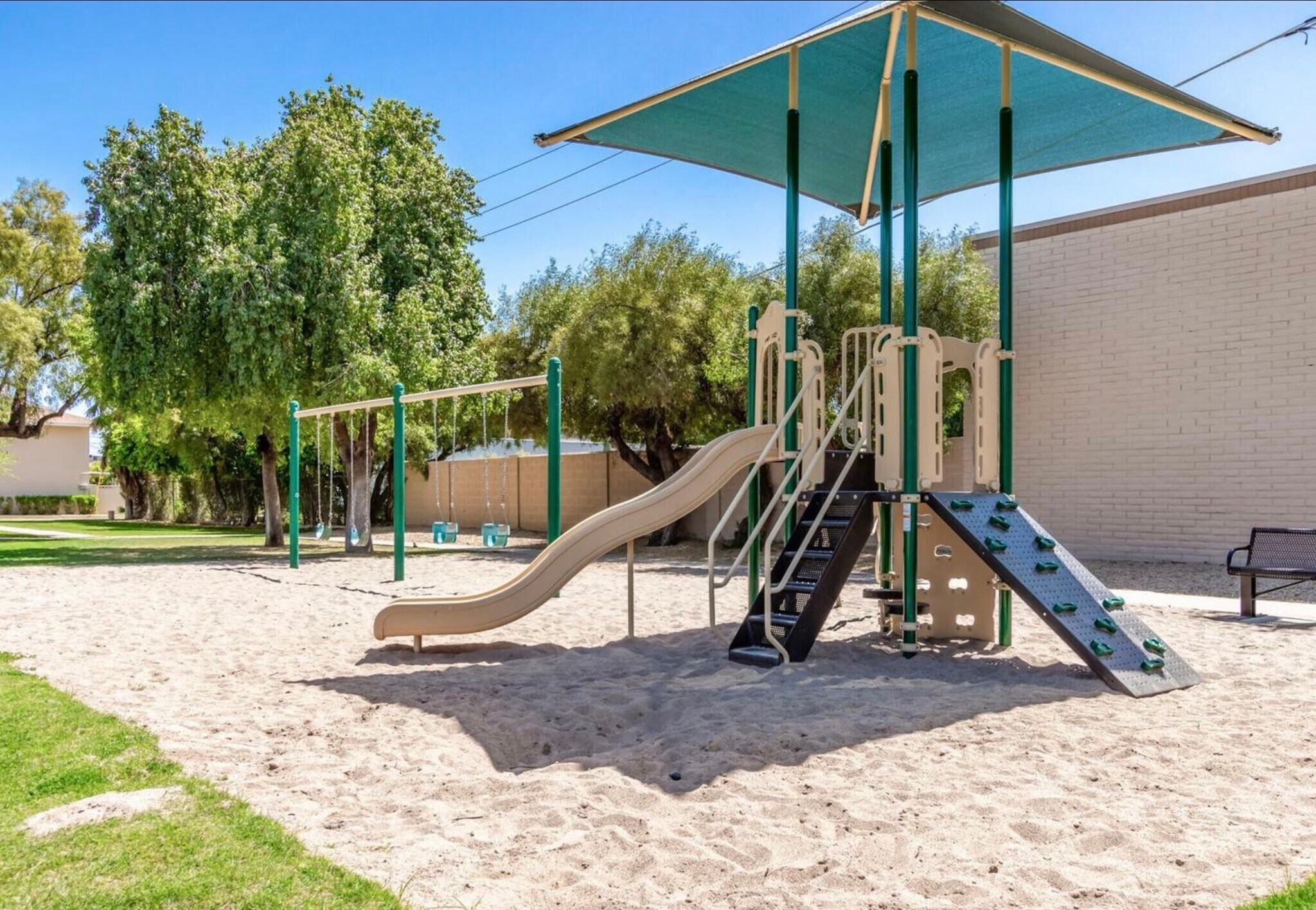 Building Photo - 8508 E McDonald Dr