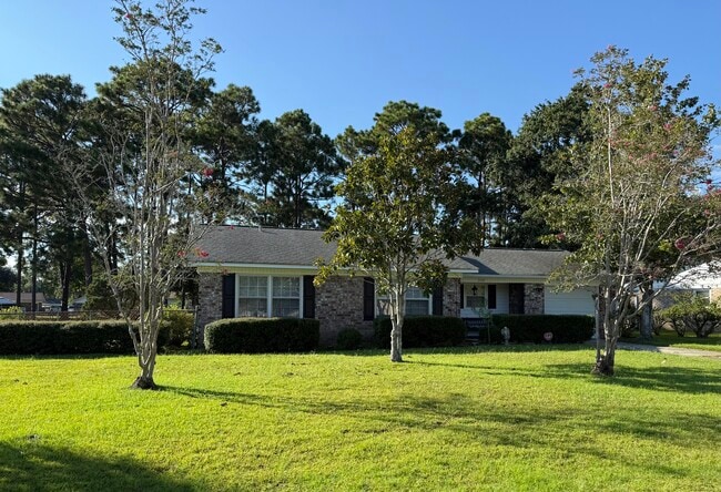 Primary Photo - 200 General Dennis Dr