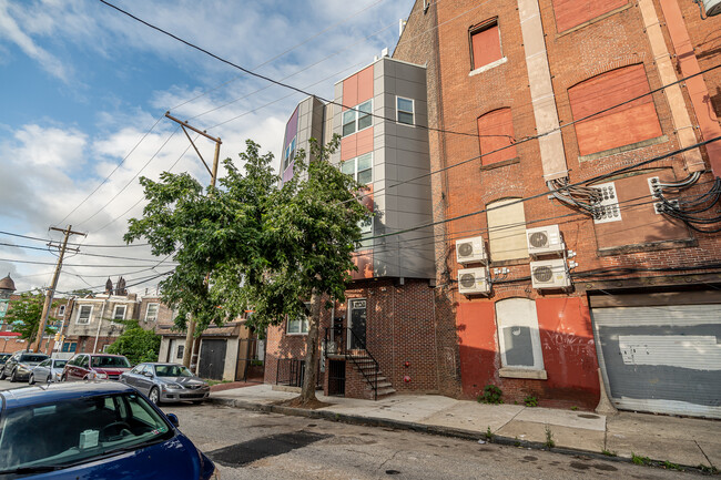 Building Photo - 421 N 39th St