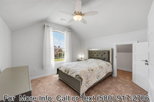 Building Photo - 6309 SW Oakmont Blvd