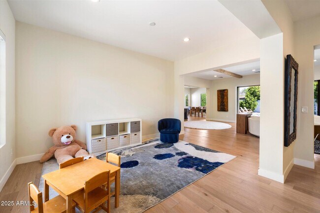 Building Photo - 8413 N Diller Grove Ln
