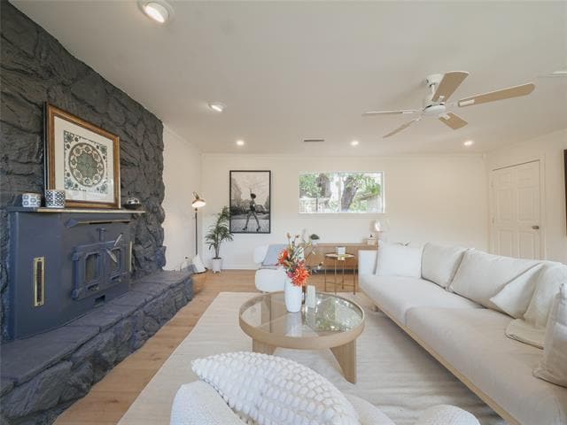 Building Photo - 312 W Little Creek Rd