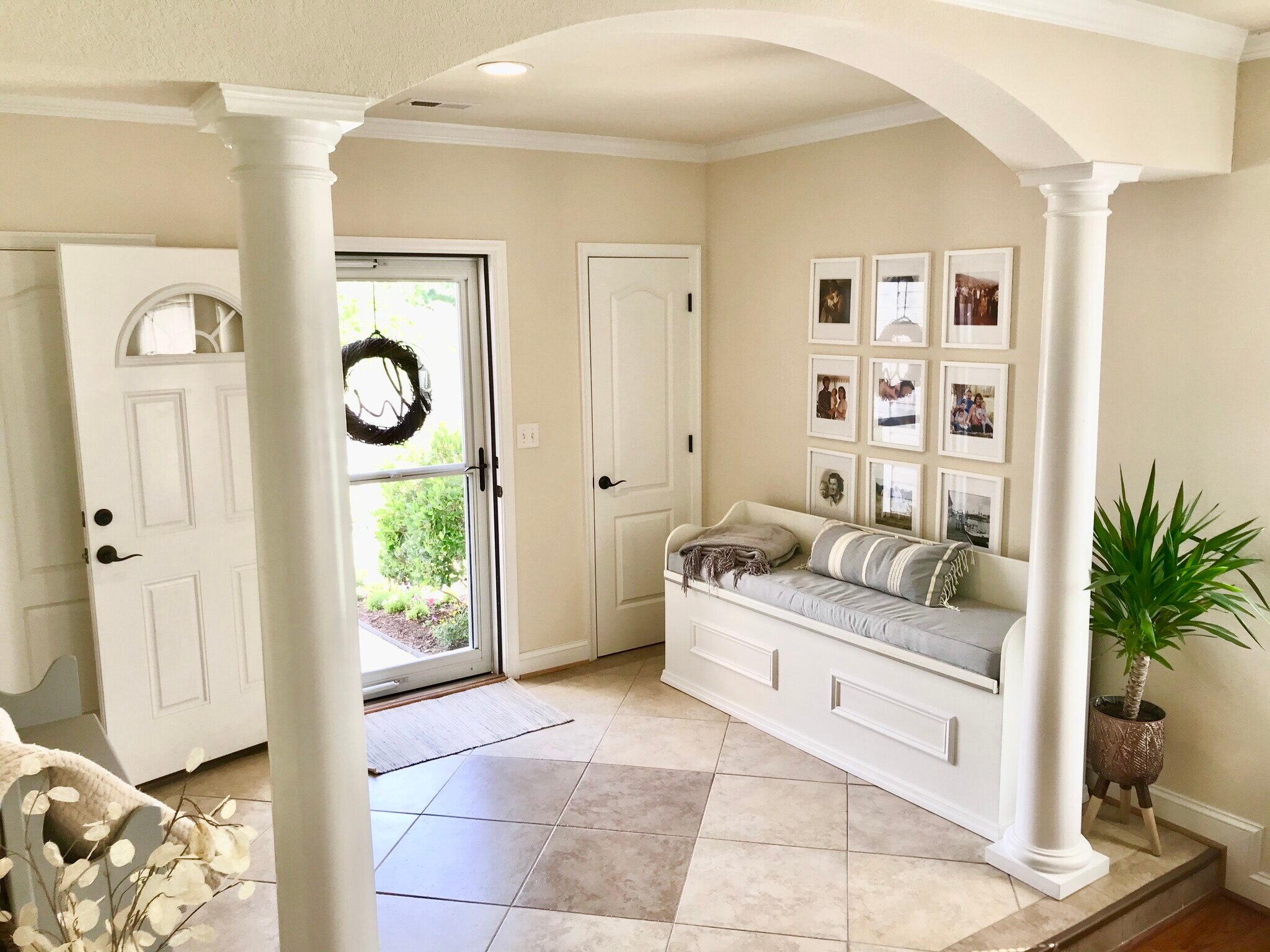 Building Photo - 7571 Villa Ct